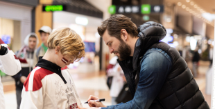 Latvijas izlases hokejisti un treneri tiekas ar līdzjutējiem!