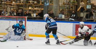 Vakar tika aizvadīta pirmā "Optibet" Baltijas sieviešu hokeja čempionāta spēle starp SHK "Laima" un "L&L Hope"