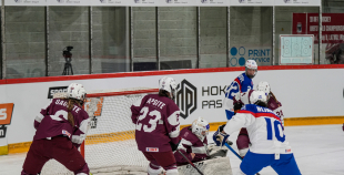 Latvijas sieviešu izlase Pasaules čempionāta atklāšanas mačā piekāpjas Slovākijai