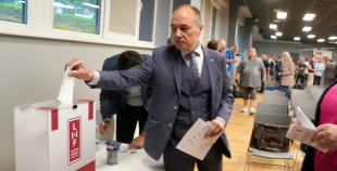 Aigars Kalvītis pārliecinoši ievēlēts par Latvijas Hokeja federācijas prezidentu