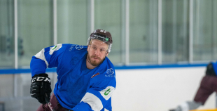 FOTO: Latvijas hokeja izlase gatavojas Pekinas olimpiskajām spēlēm