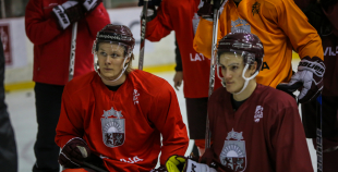 Latvijas hokeja izlase aizvada pirmo treniņu pirms gaidāmā turnīra Francijā