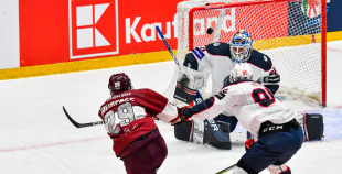 Latvijas hokeja izlase Bratislavas Ziemassvētku turnīru sāk ar uzvaru