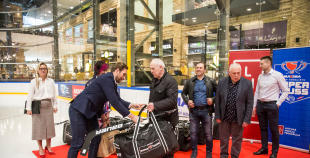 FOTO: Atklāta Latvijas jauno hokeja vārtsargu atbalsta programma