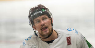 FOTO: Latvijas hokeja izlase gatavojas Pekinas olimpiskajām spēlēm