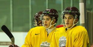 FOTO: U-20 izlases pirmdienas ledus treniņš "Volvo" ledus hallē 