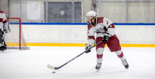 Uz oriģinālā izmēra laukumiem aizvadīti pirmie 3 pret 3 ledus treniņi