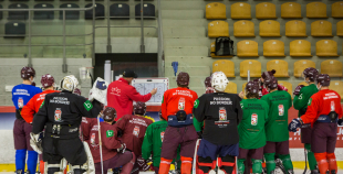 Latvijas nacionālā hokeja izlase aizvada pirmo kopīgo ledus treniņu