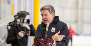 FOTO: Latvijas izlase pilnā sastāvā "slīpē" vairākumu