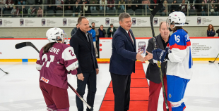 Latvijas sieviešu izlase Pasaules čempionāta atklāšanas mačā piekāpjas Slovākijai