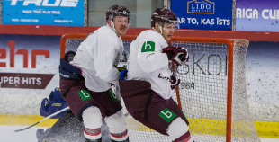 FOTO: Latvijas izlases treniņš "Volvo ledus hallē" (09.04.)