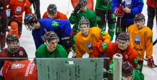 FOTO: Latvijas hokeja izlase aizvada pirmo treniņu gatavojoties pasaules čempionātam