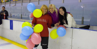 Jautrā gaisotnē aizvadīta Starptautiskā meiteņu hokeja diena