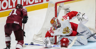 Latvijas hokeja izlase sīvā cīņā atzīst Krievijas valstsvienības pārākumu 