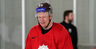 FOTO: Merzļikins un Latvijas hokeja izlases treniņš