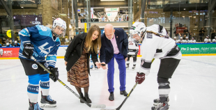 Vakar tika aizvadīta pirmā "Optibet" Baltijas sieviešu hokeja čempionāta spēle starp SHK "Laima" un "L&L Hope"