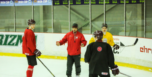 FOTO: U-20 izlases pirmdienas ledus treniņš "Volvo" ledus hallē 