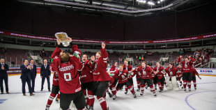 FOTO: Latvija U-18 izcīna zelta medaļas 