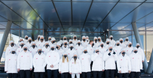 FOTO: Latvijas hokeja izlases dodas uz Pekinas olimpiskajām spēlēm