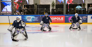 FOTO: Atklāta Latvijas jauno hokeja vārtsargu atbalsta programma