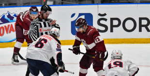 Latvijas hokeja izlase Bratislavas Ziemassvētku turnīru sāk ar uzvaru