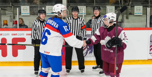 Latvijas sieviešu izlase Pasaules čempionāta atklāšanas mačā piekāpjas Slovākijai