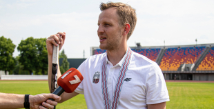 Latvijas hokeja izlase saņem solītās biļetes uz Dziesmu un Deju svētkiem