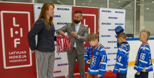 FOTO: Apbalvotas LBJČH labākās komandas un rezultatīvākie spēlētāji
