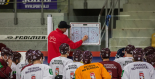 FOTO: Latvijas izlases treniņš "Volvo ledus hallē" (09.04.)
