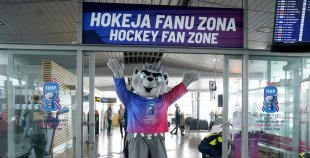 Lidostā “Rīga” atklāta IIHF Pasaules Čempionāta Hokejā informācijas un atpūtas zona faniem