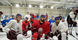 FOTO: Merzļikins un Latvijas hokeja izlases treniņš