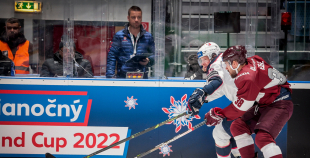 Latvijas hokeja izlase Bratislavas Ziemassvētku turnīru sāk ar uzvaru