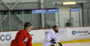 Latvijas hokeja izlase aizvada pirmo treniņu pirms gaidāmā turnīra Francijā