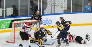 FOTO: "Kurbads" pagarinājumā izcīna uzvaru Latvijas čempionāta pirmajā finālspēlē