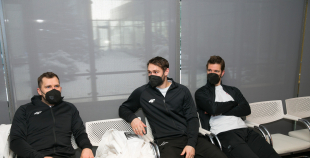 FOTO: Latvijas hokeja izlases dodas uz Pekinas olimpiskajām spēlēm