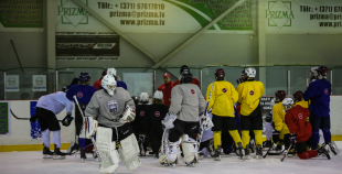 FOTO: U-18 izlase sāk gatavošanos pasaules čempionātam Rīgā 