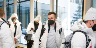 FOTO: Latvijas hokeja izlases dodas uz Pekinas olimpiskajām spēlēm