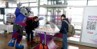 Lidostā “Rīga” atklāta IIHF Pasaules Čempionāta Hokejā informācijas un atpūtas zona faniem