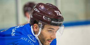 FOTO: Latvijas hokeja izlase gatavojas Pekinas olimpiskajām spēlēm