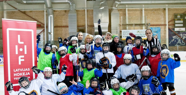 Lieliskā atmosfērā aizvadīts meiteņu turnīrs Tukumā