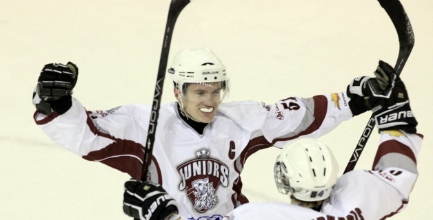 "Juniors" pēcspēles metienos uzveic "Prizmu"