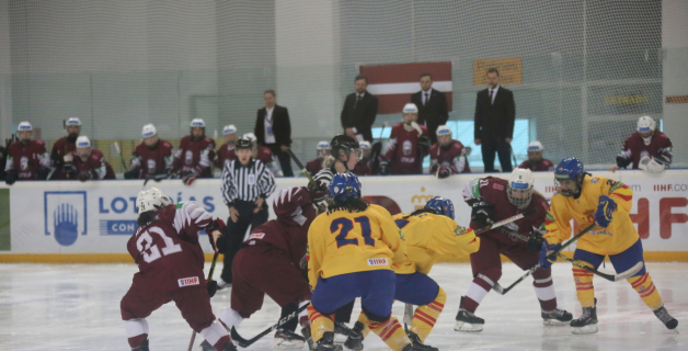 Latvijas sieviešu hokeja izlasei neveiksme pirmajā PČ spēlē