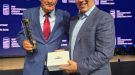 Aleksandrs Cicurskis saņem IIHF "Johan Bollue Award"