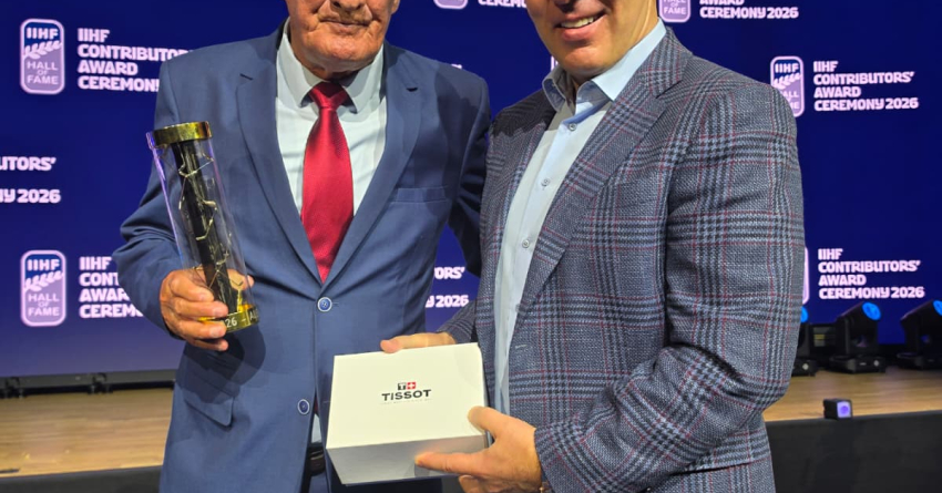 Aleksandrs Cicurskis saņem IIHF "Johan Bollue Award"